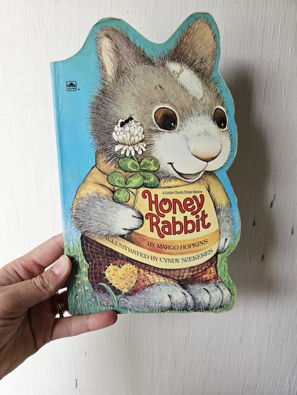 🧡3/$15 1982 Golden Books "Honey Rabbit" Shapes Board Book